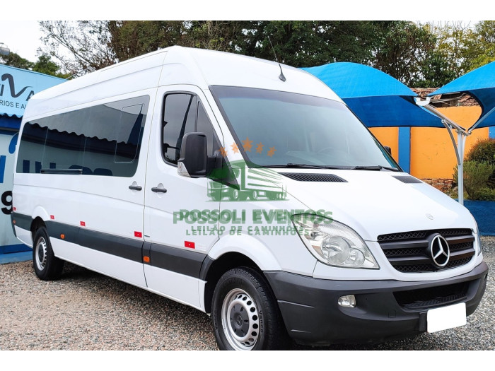 MERCEDES BENZ 415 2015