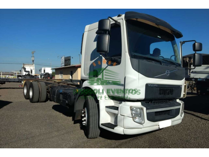 VOLVO VM270 2015
