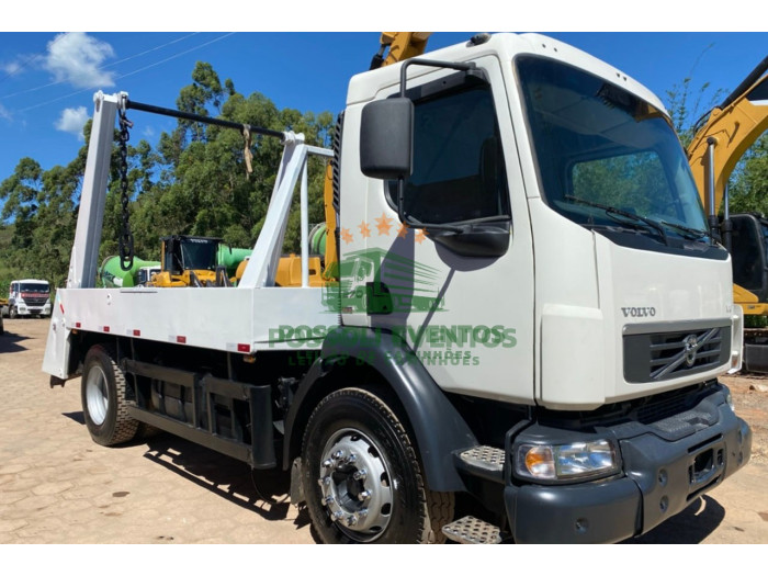 VOLVO VM270 2013