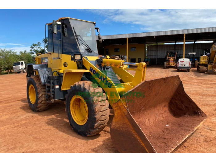KOMATSU WA200 2015
