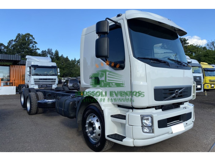 VOLVO VM260 2010
