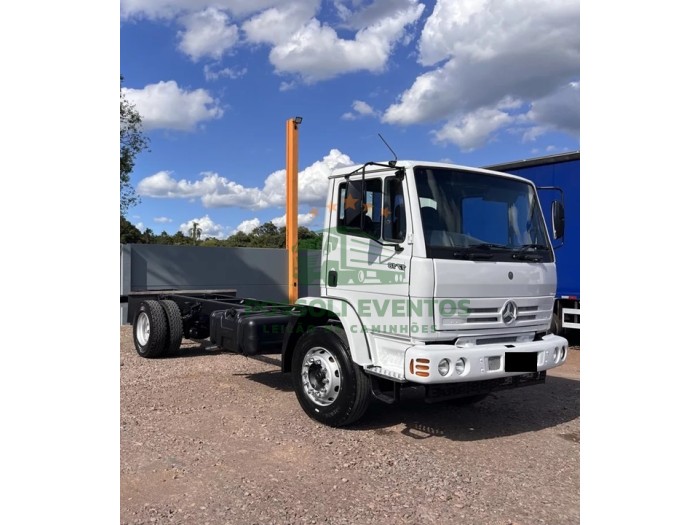 Mercedes Benz 1718 4x2 2011