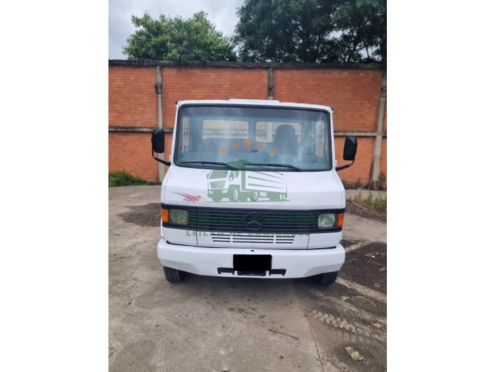Mercedes Benz 710 2004