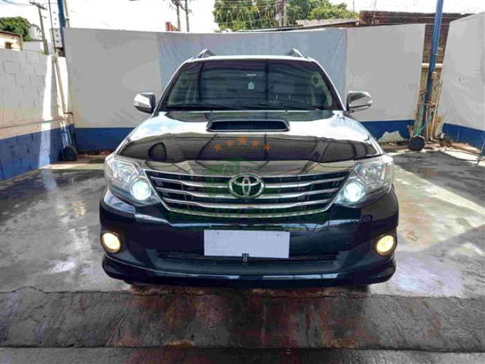 TOYOTA HILUX SW4 SRV 4X4 2014