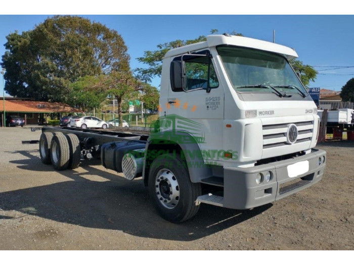 VOLKSWAGEN 24 220 2011