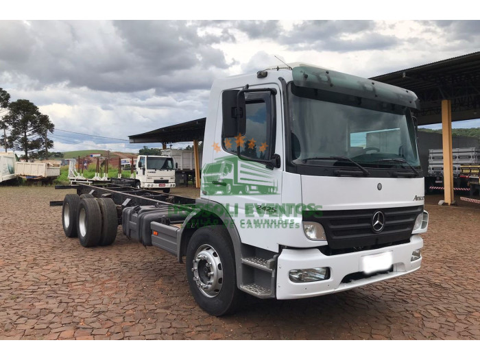 MERCEDES BENZ MB2425 2011