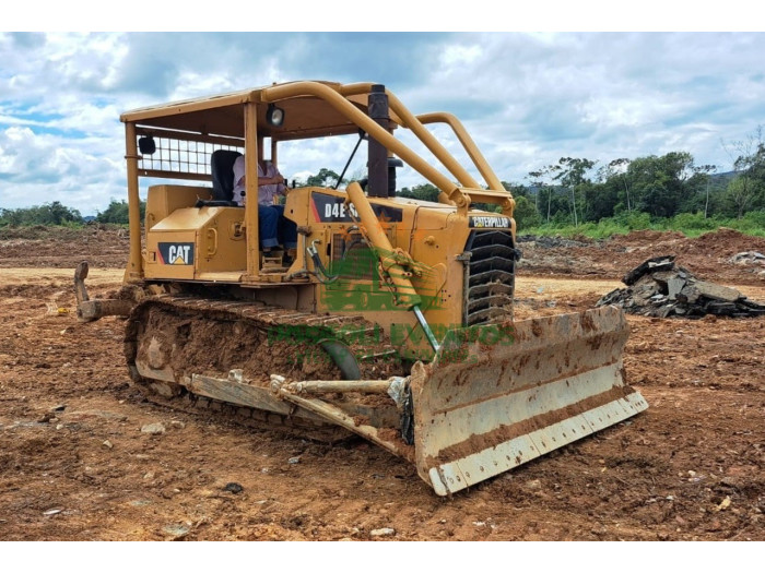 CATERPILLAR D4E 1992